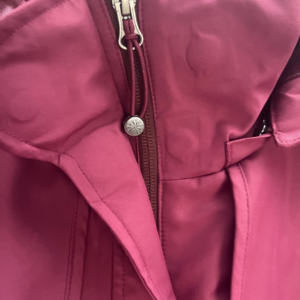 NWOT Athleta Women’s Maroon Raincoat size small - Picture 4 of 15